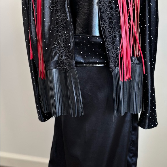 Girl’s Rodeo Queen Set - Picture 2 of 11